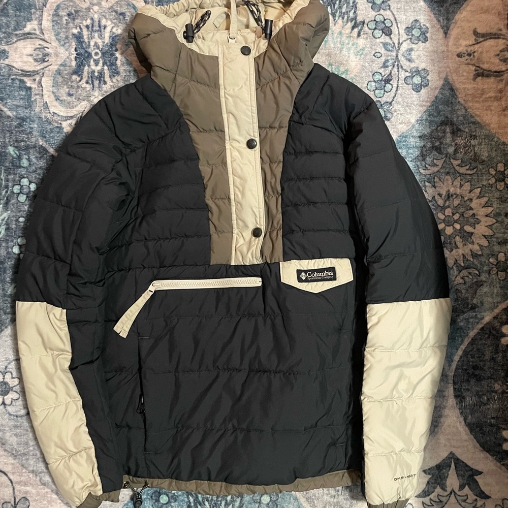Columbia Two-Tone Black and Cream Puffer Jacket
